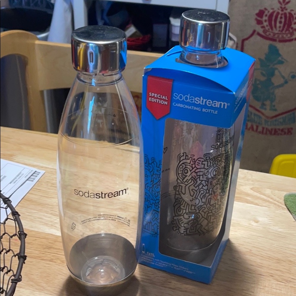 Sodastream 1 liter bottles (2 total)